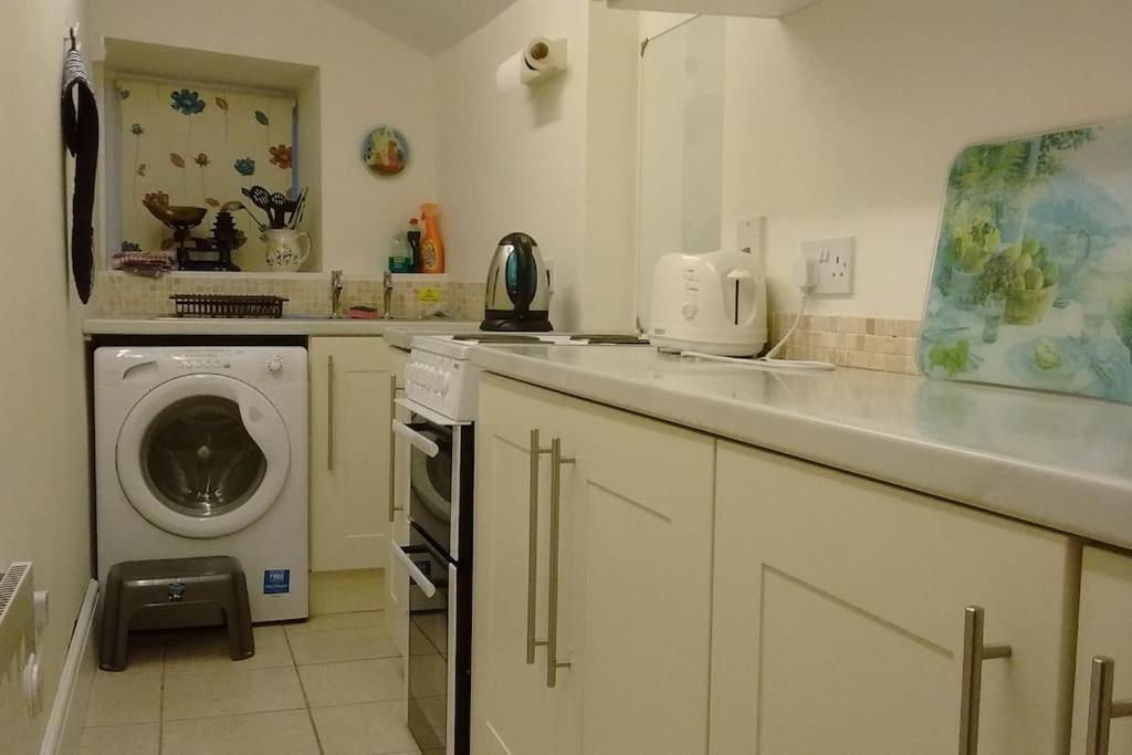 Ty Hen - Quirky Grade II Listed Cottage Blaenau Ffestiniog Bagian luar foto